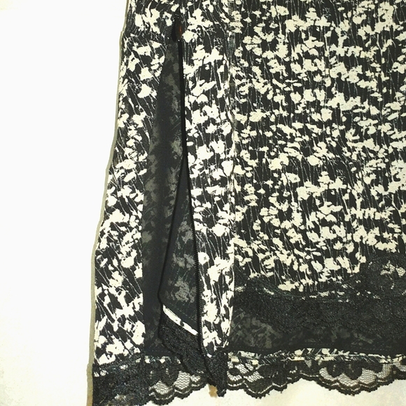 🦋 ANN TAYLOR CAMISOLE - BLACK & WHITE ABSTRACT LACE TRIMMED - SZ 6P - Picture 4 of 11